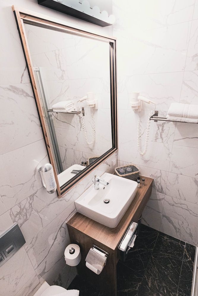 Mountainpark Kassel Maxi Double Room 4