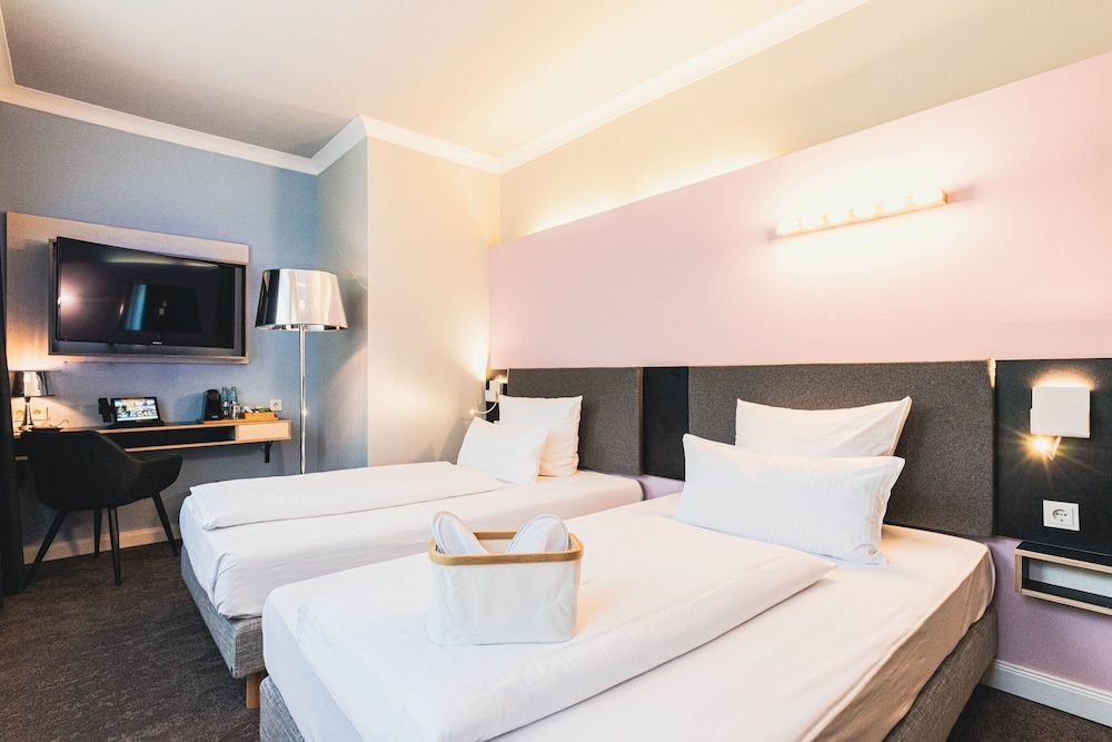 Mountainpark Kassel Twin Room 3