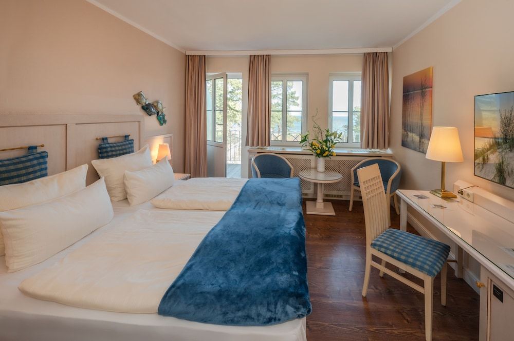 Double Room (lakefront/ promenade)