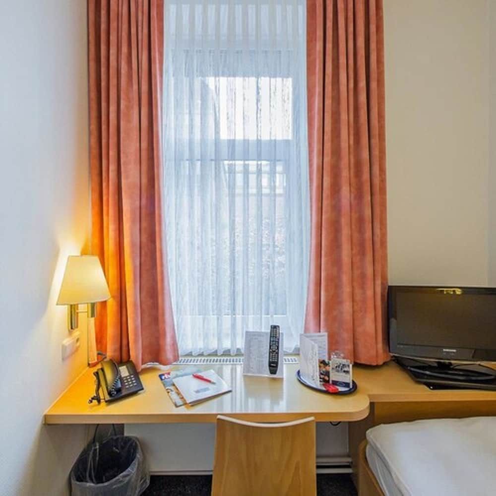 Hotel Berliner Hof Comfort Single Room 4