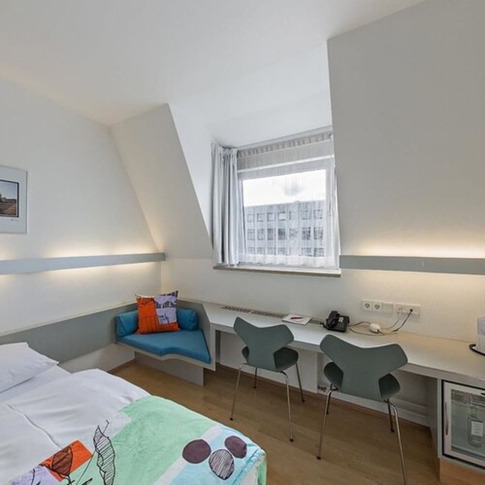 Hotel Berliner Hof Standard Double Room 11