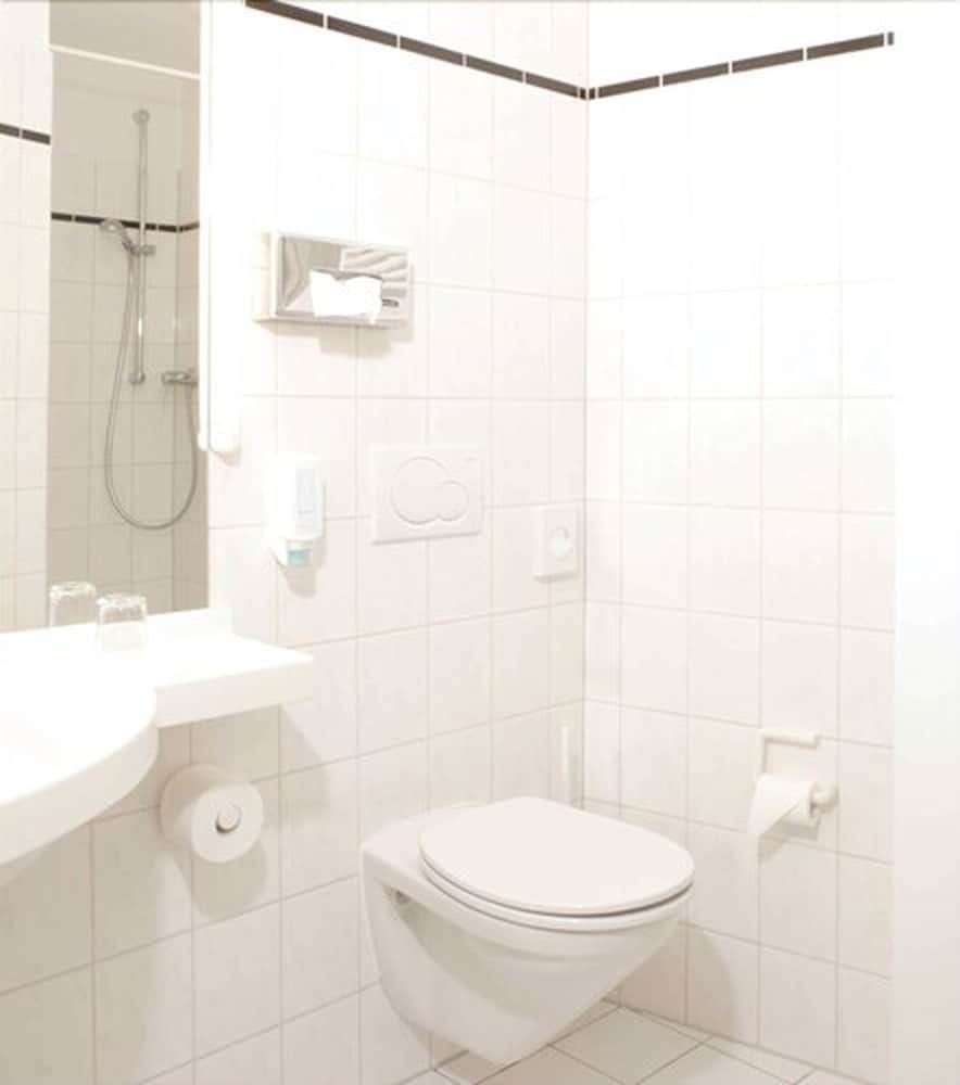 Hotel Berliner Hof Standard Double Room 8