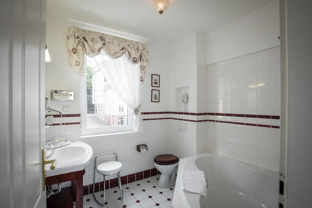 Hotel Belle Epoque Baden Baden Comfort Twin Room, City View 7