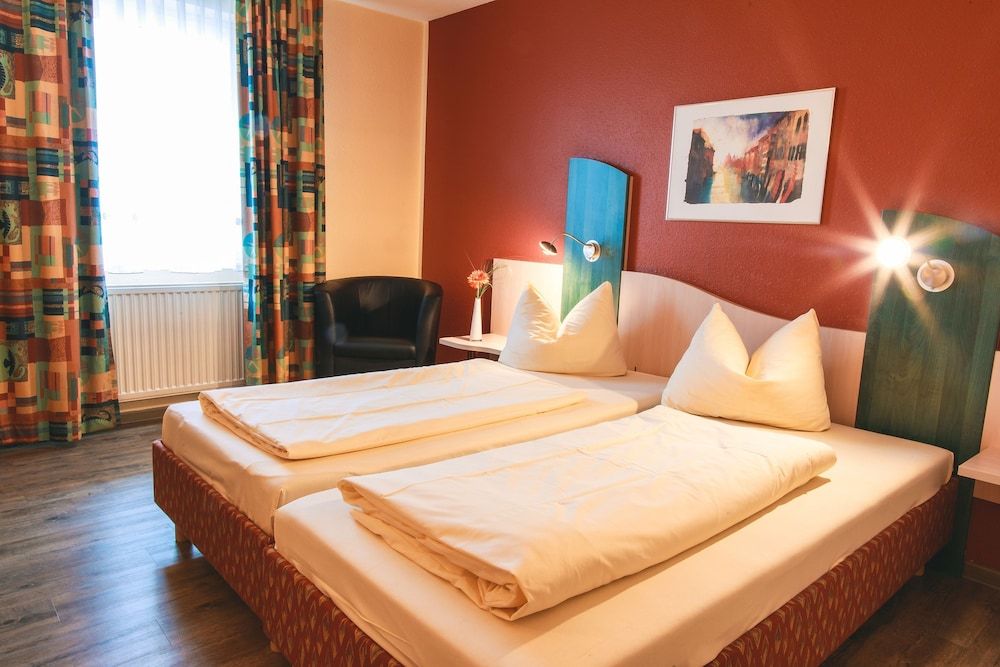 Standard Double Room, 1 Queen Bed