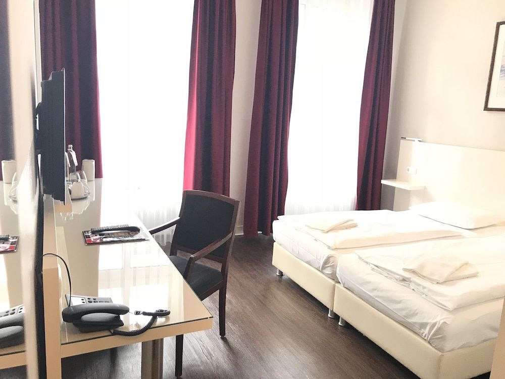 Hotel Prens Berlin Superior Double Room 3