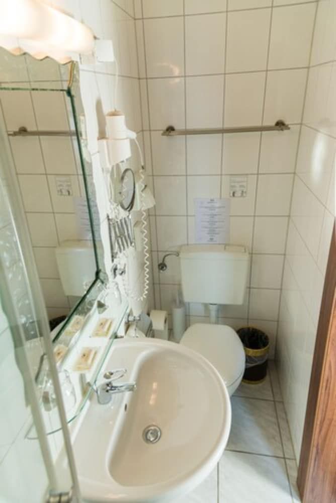 Löwenbräu Köln Hotel & Restaurant Standard Double Room 16