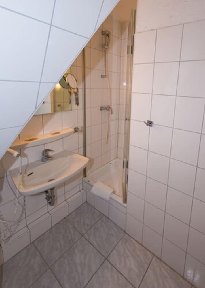 Löwenbräu Köln Hotel & Restaurant Standard Double Room 17