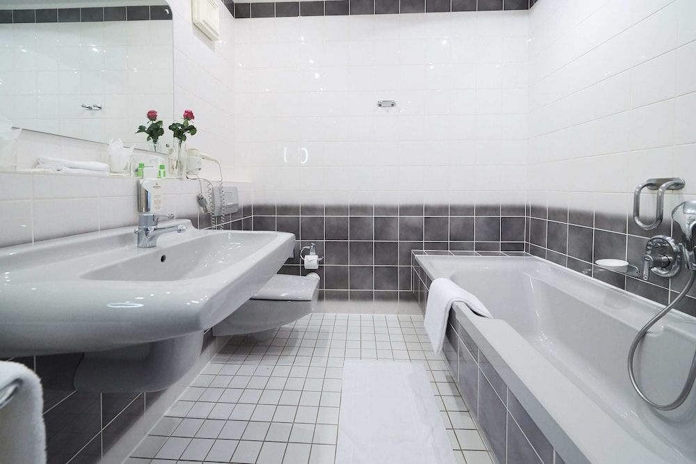 Seehotel am Tankumsee Superior Double Room 4