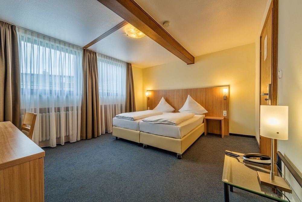 undefined Windsor Hotel 2