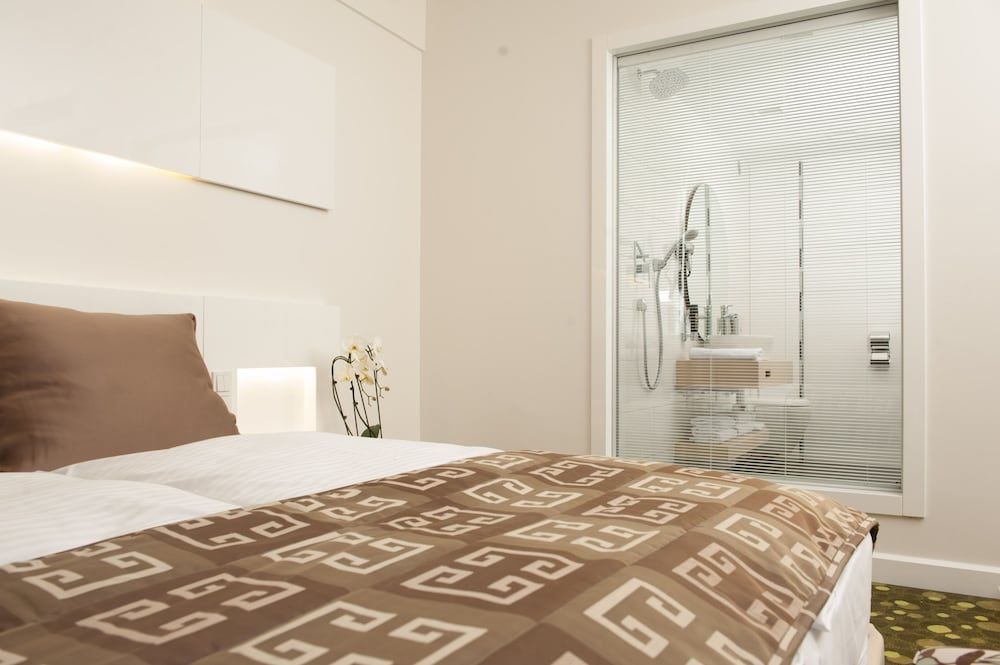 undefined Hotel Bayer's 10