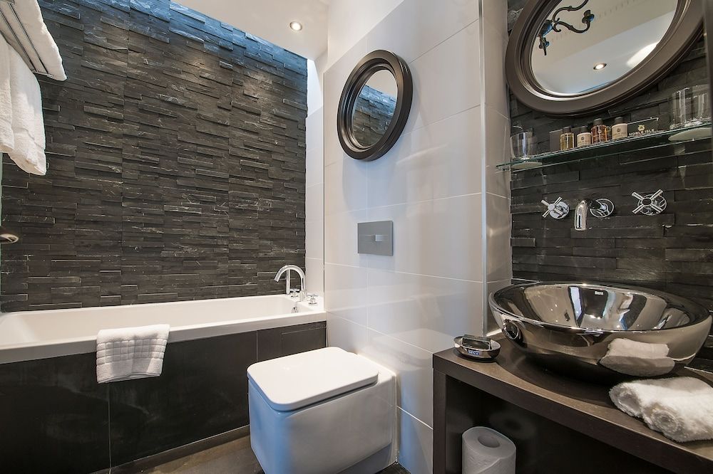 The Exhibitionist Hotel Standard Double Room, 1 Queen Bed 4