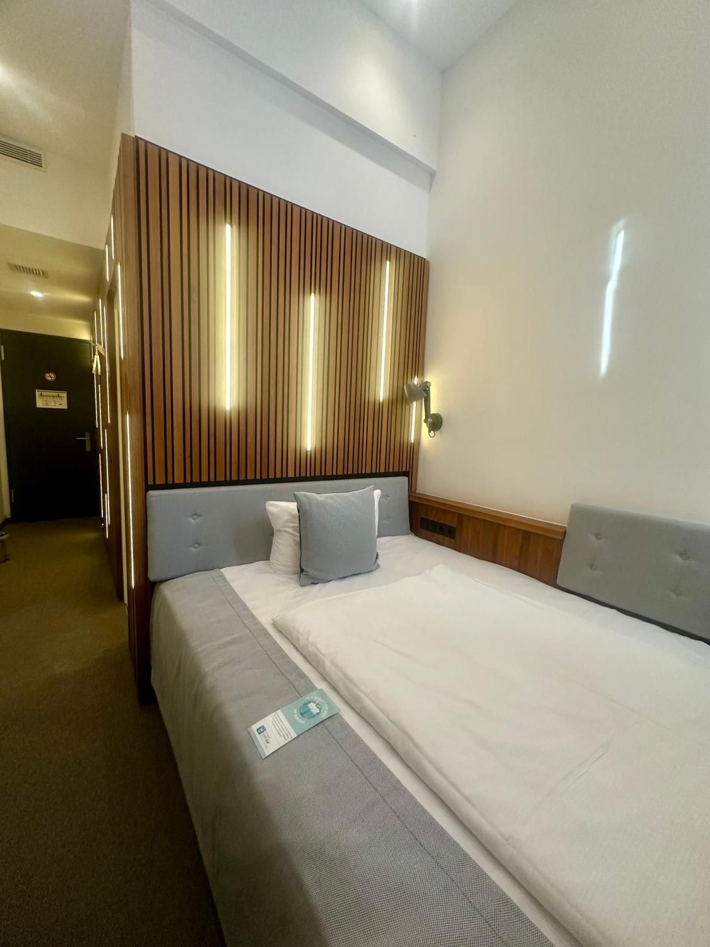 undefined H24 Berlin Lichtenberg 10