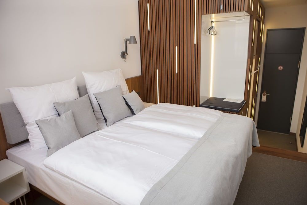 H24 Berlin Lichtenberg Double Room 3