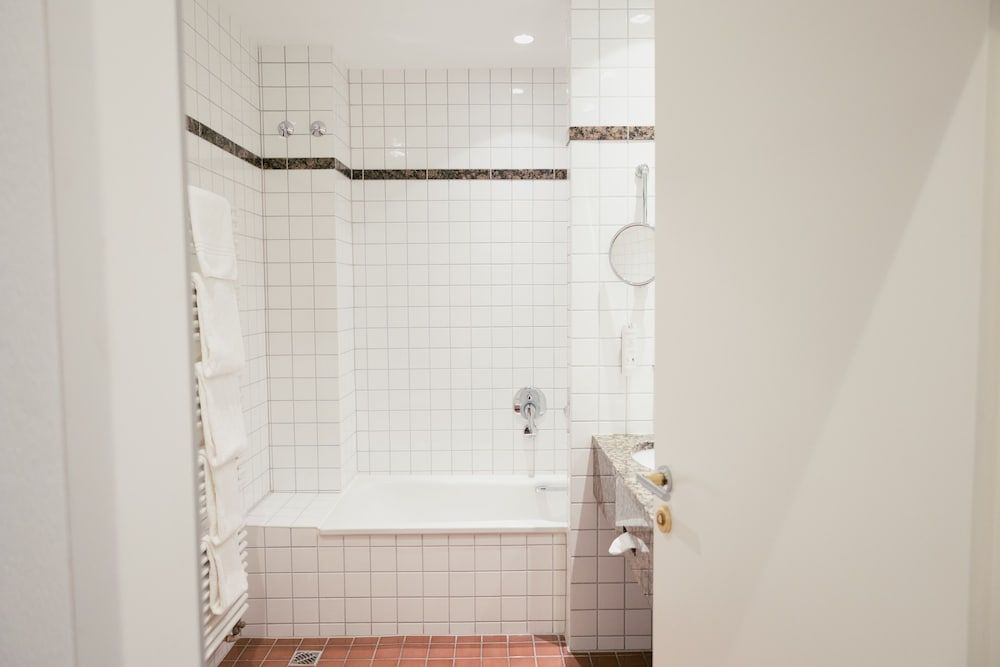 Dom Hotel Limburg Deluxe Double Room 5