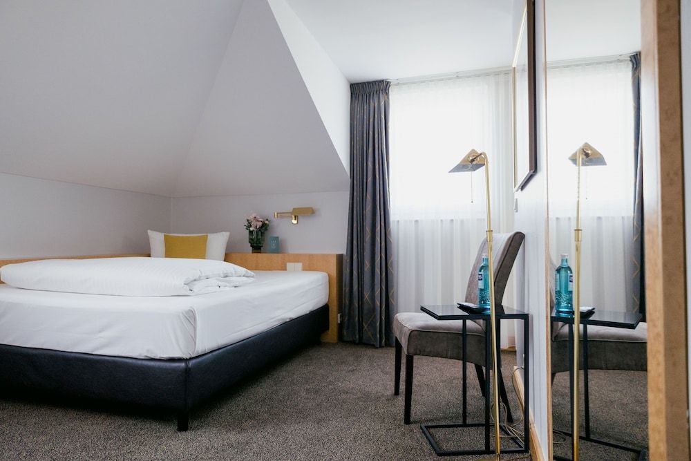 Dom Hotel Limburg Standard Single Room 5