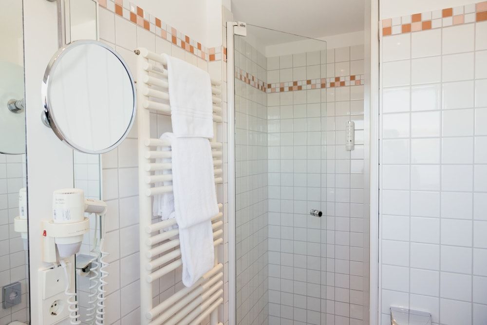 Dom Hotel Limburg Standard Single Room 8