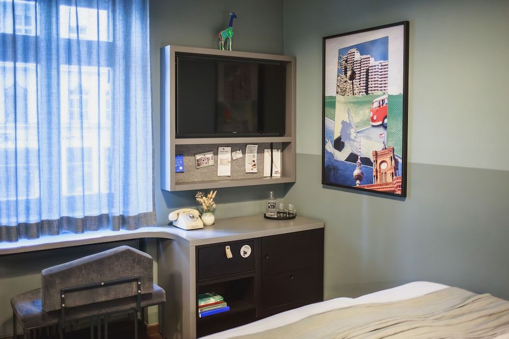 The Circus Hotel Small Double Room 11