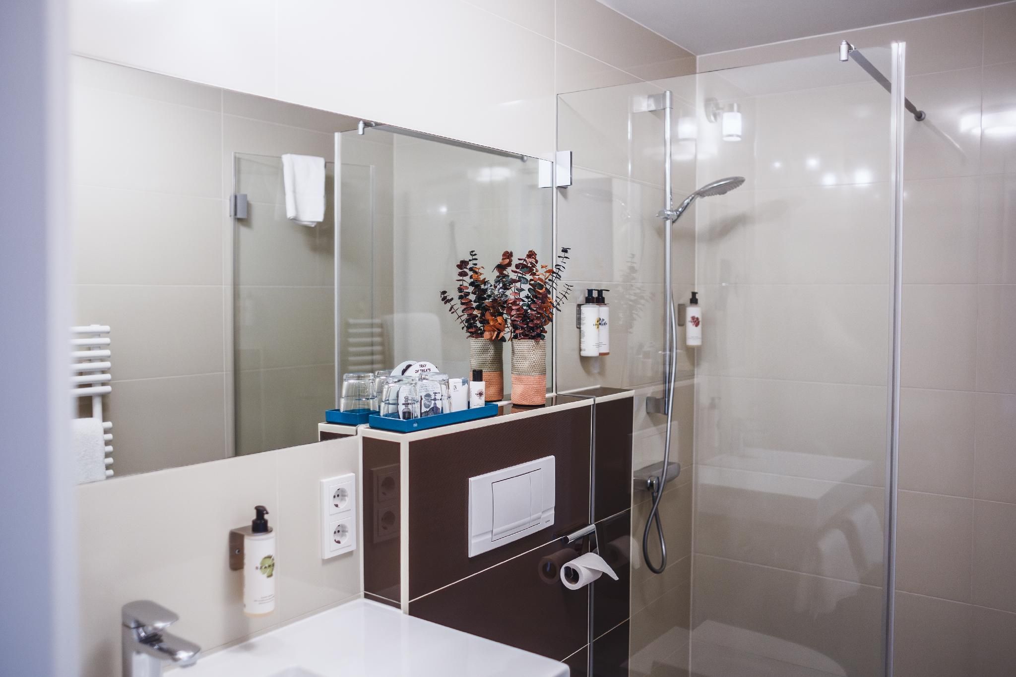 The Circus Hotel Small Double Room 8