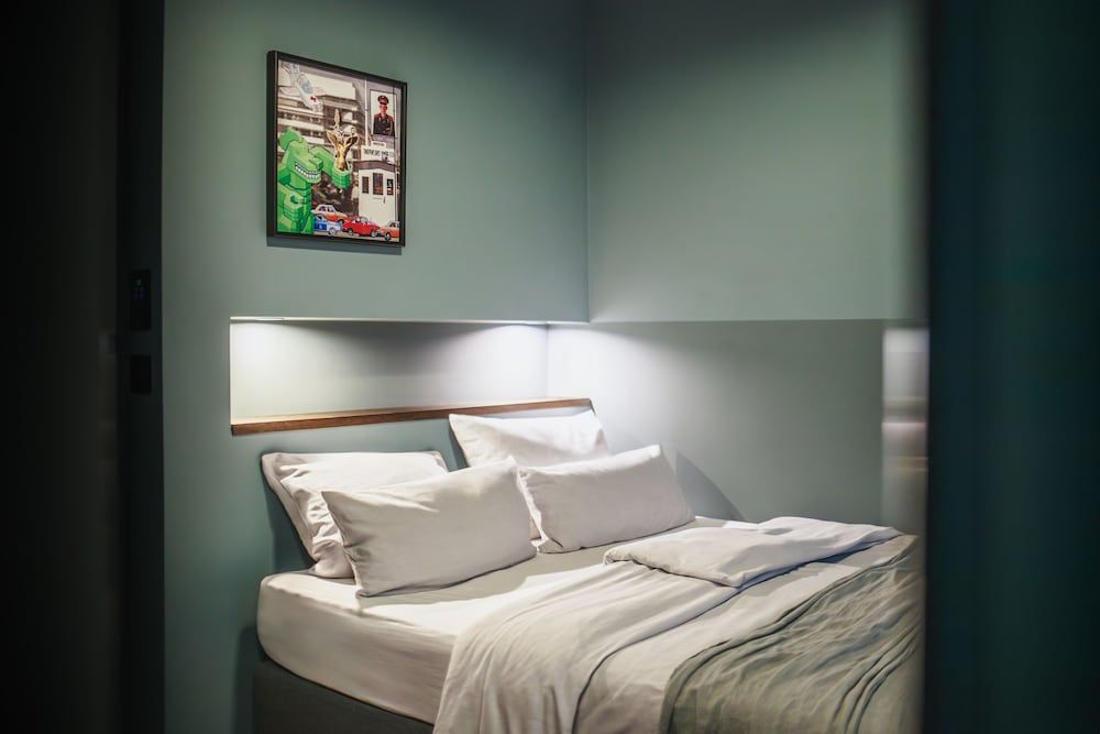 The Circus Hotel Small Double Room 2