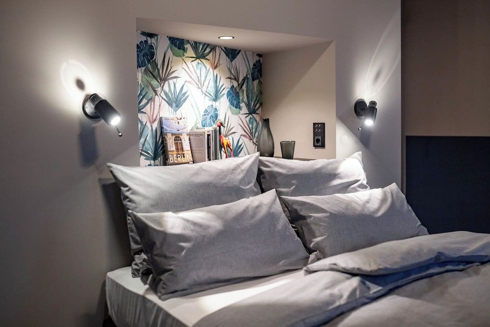 The Circus Hotel Double Room with Queen size bed 3