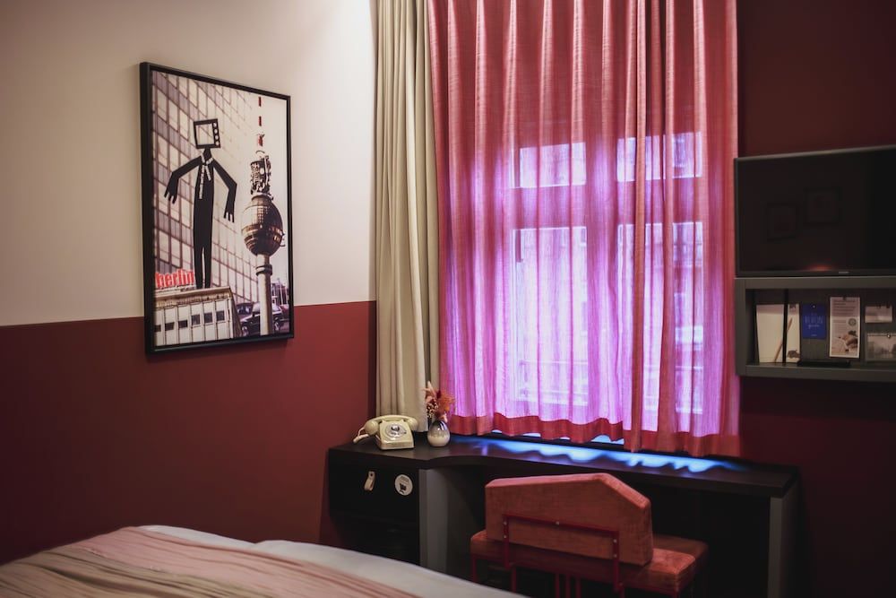 The Circus Hotel Small Double Room 12