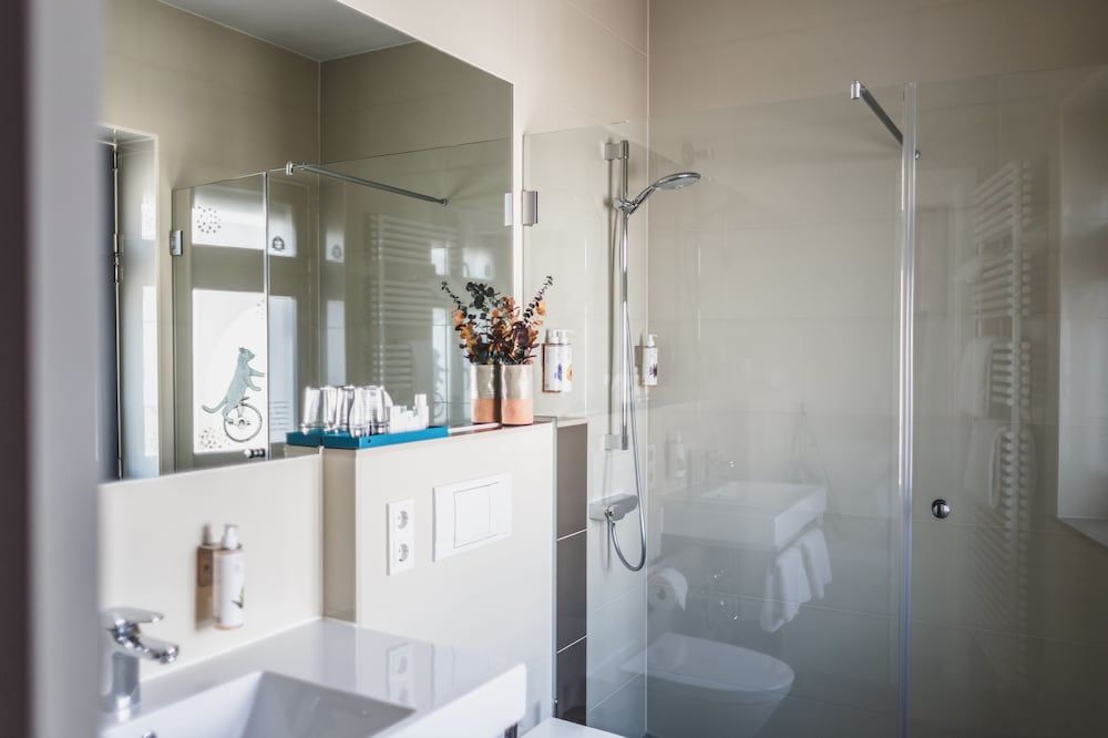 The Circus Hotel Small Double Room 6