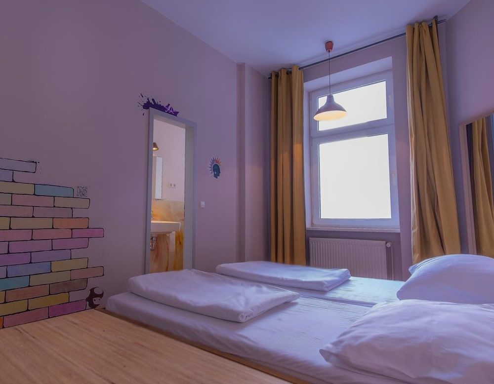 Sunflower Hostel Berlin Standard Double Room, 1 Queen Bed, Ensuite