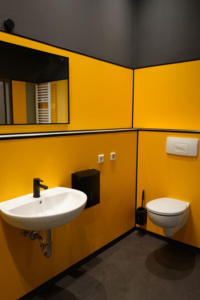 Sunflower Hostel Berlin King Size Capsule (for 2 people), with shared bathroom 3