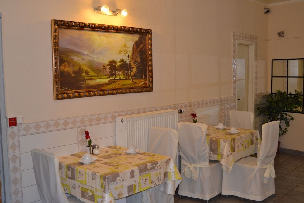 undefined Angel Hotel 7