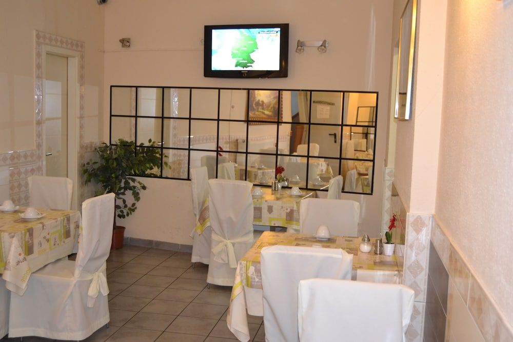 undefined Angel Hotel 8