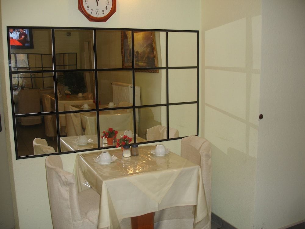 undefined Angel Hotel 4