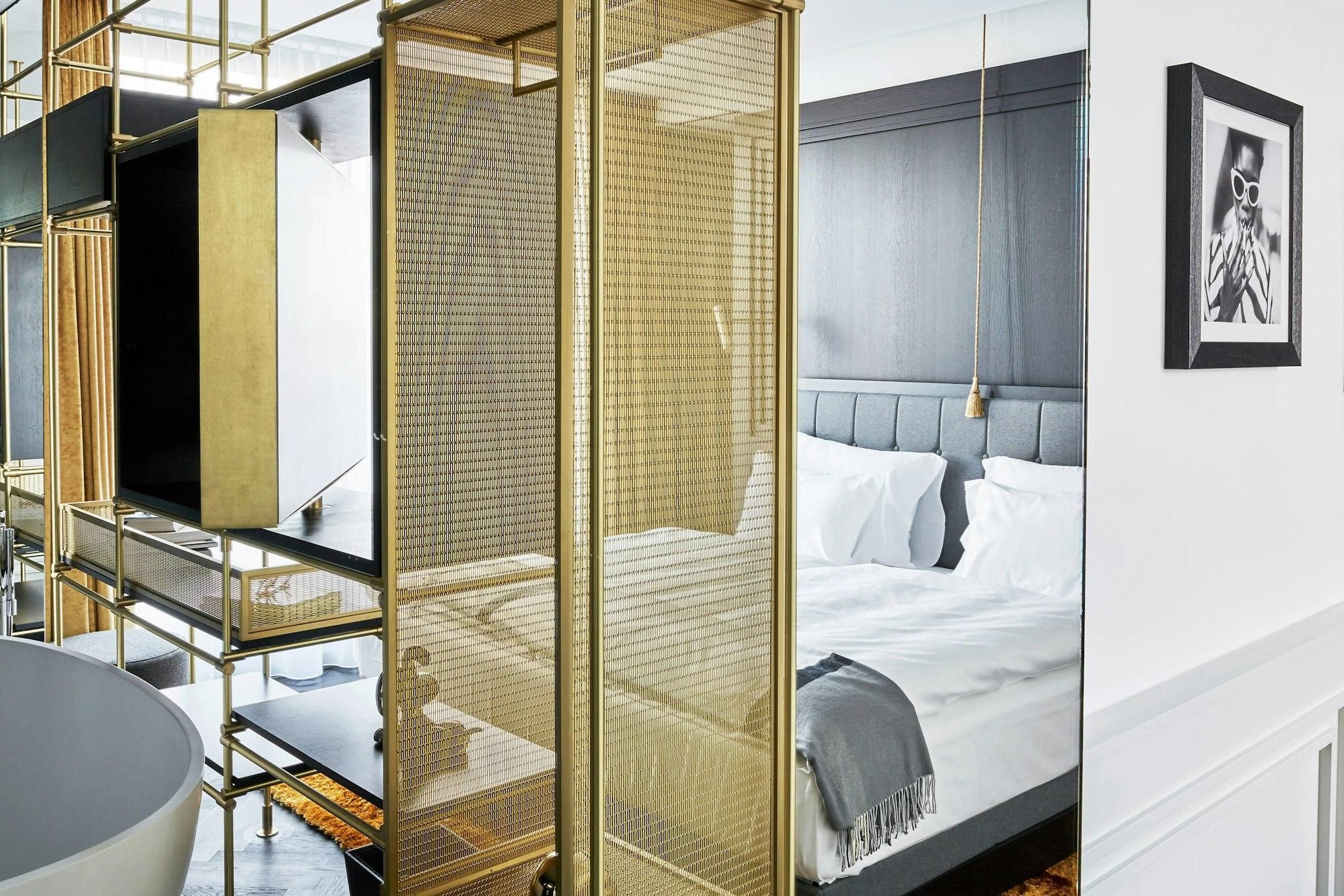 Prestige Suite, 1 Bedroom Suite, 1 King, Balcony