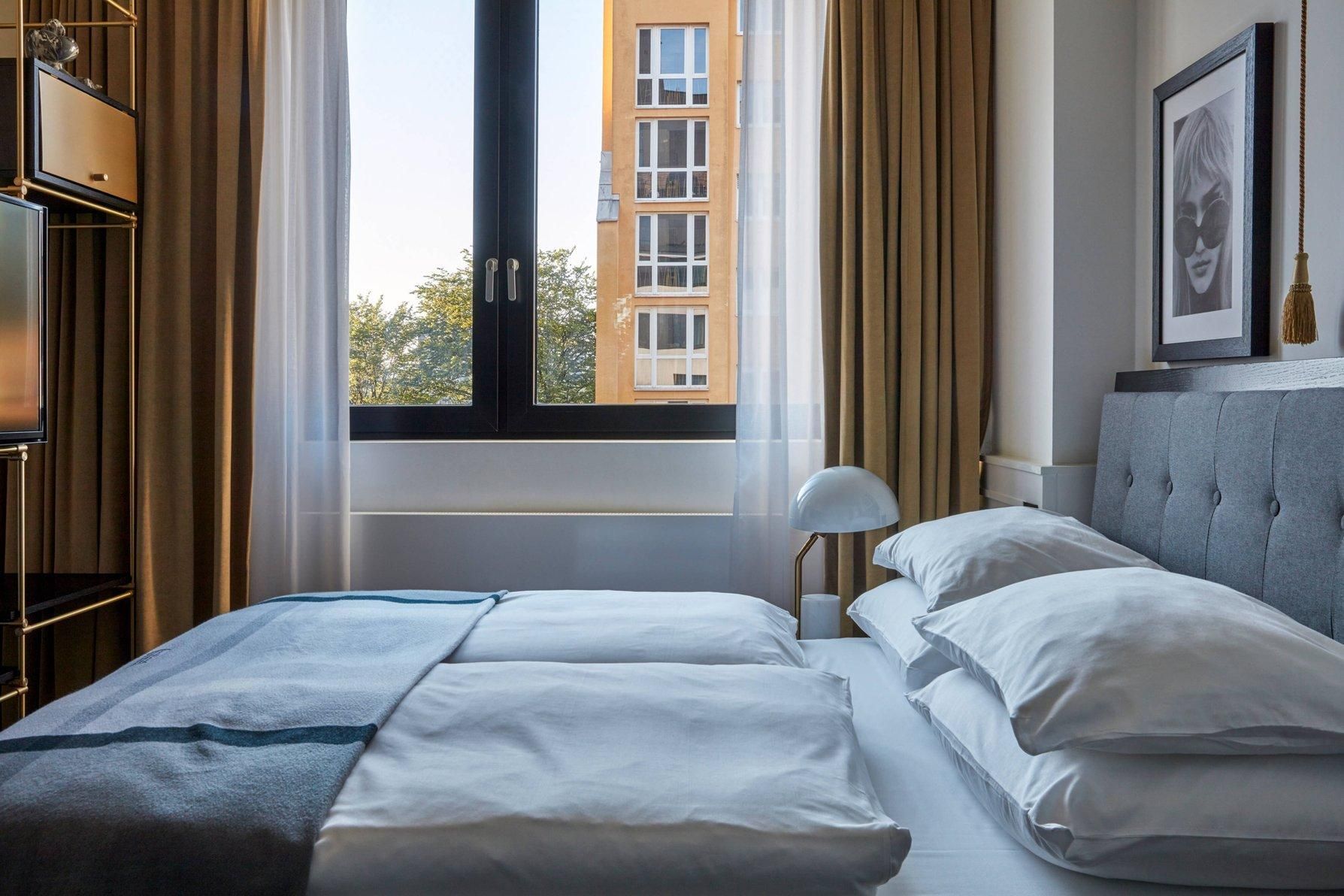 Prestige Suite, 1 Bedroom Suite, 1 King, Balcony