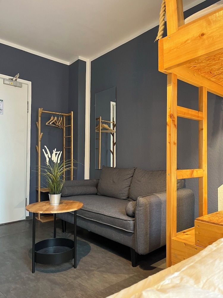 Blue Doors Hostel KTV Quadruple Room, Shared Bathroom 4