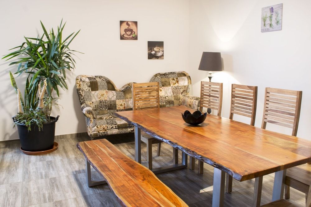 undefined Gwuni Mopera 3