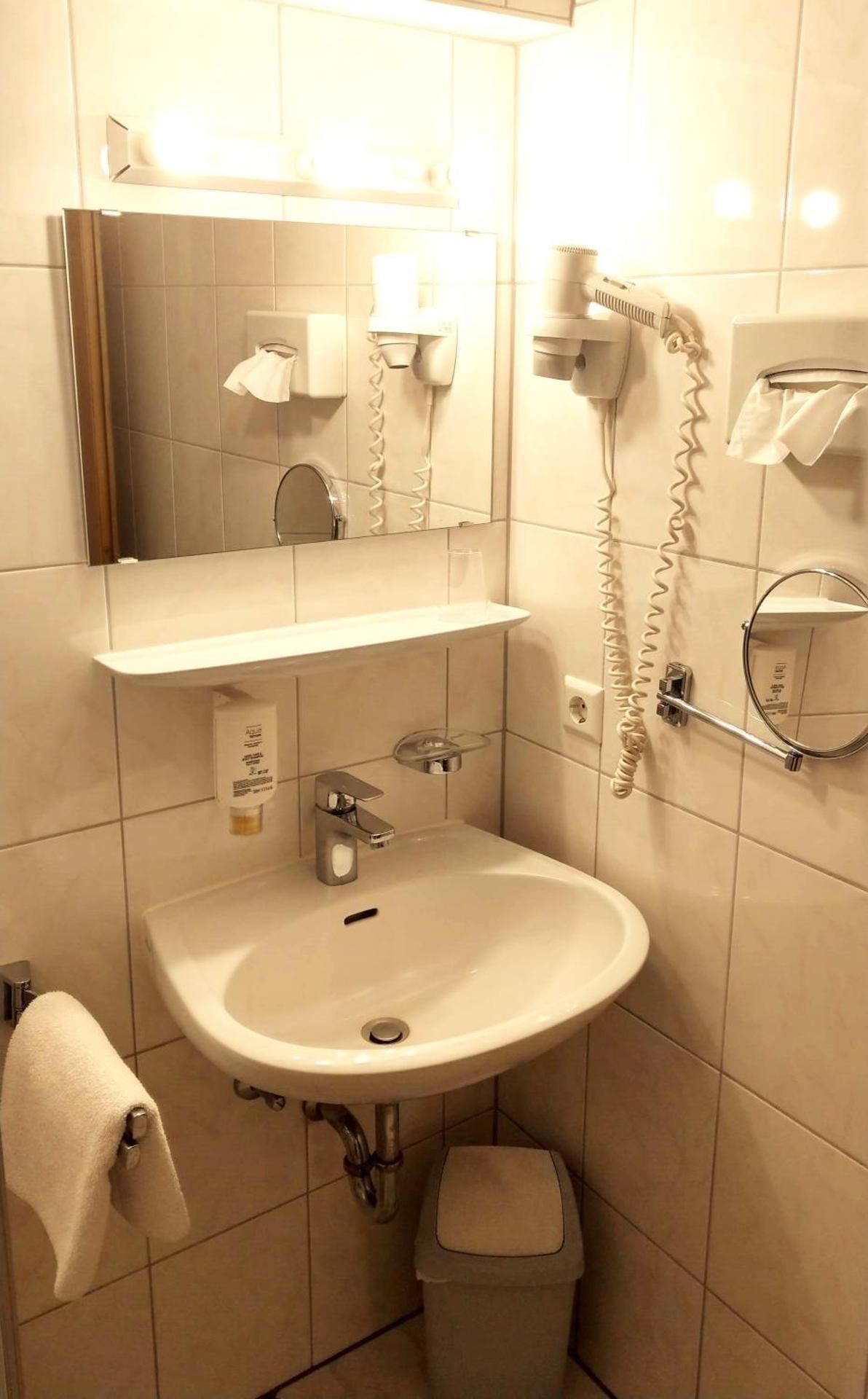 Economy Single Room