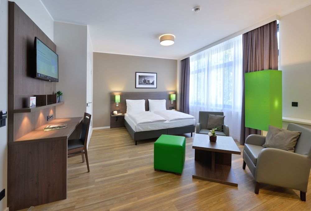 Premium Studio, 1 King Bed, Non Smoking