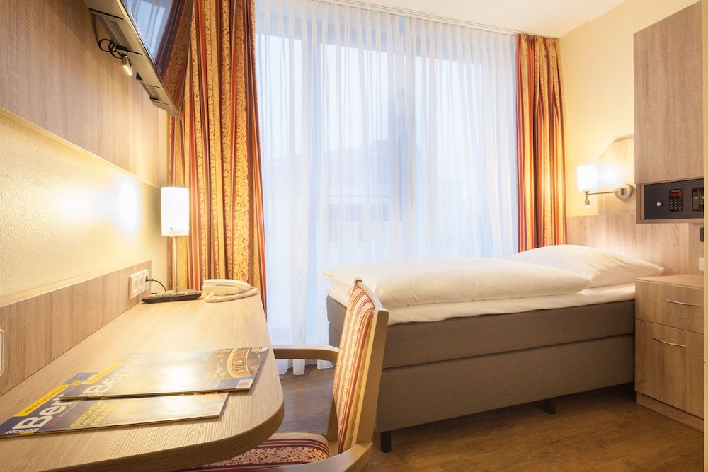 Deluxe Single Room