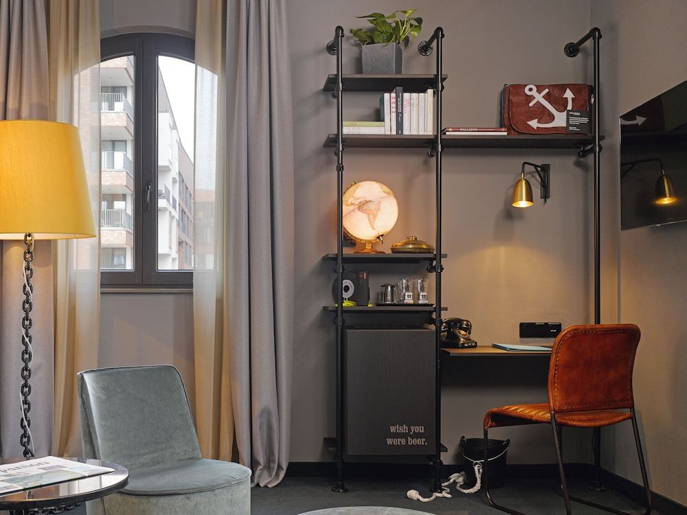 25hours Hotel Altes Hafenamt Medium 6