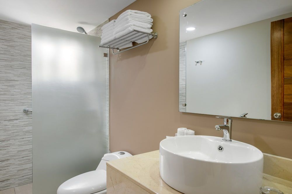 Adults Only Jr. Suite 1 Pax