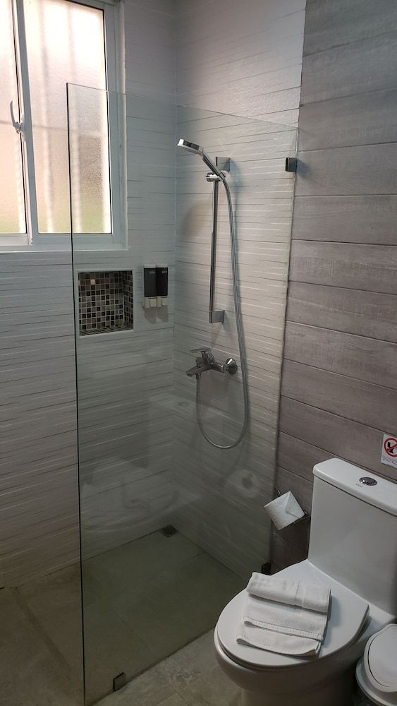 Agua Dulce Deluxe Triple Room 8