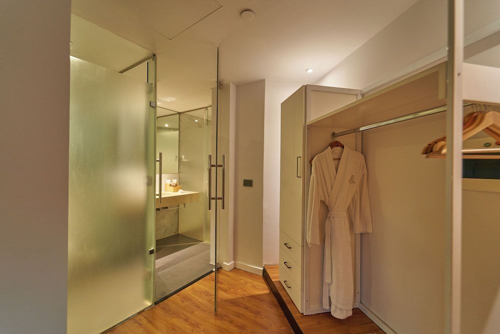 New President Hotel Cairo Superior King Room with Sofa 3