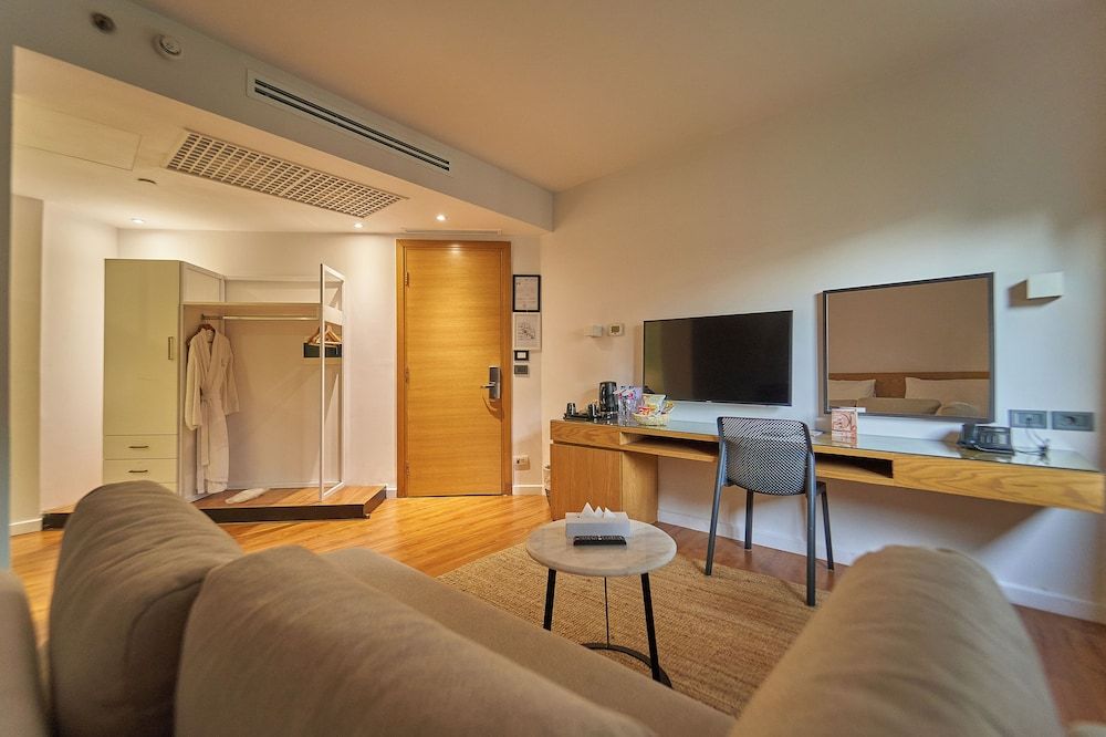 New President Hotel Cairo Superior King Room with Sofa 4