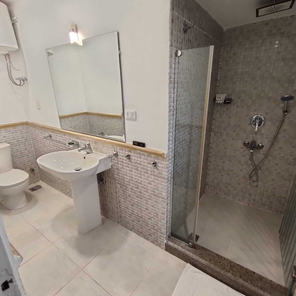undefined Pearl Hotel 7