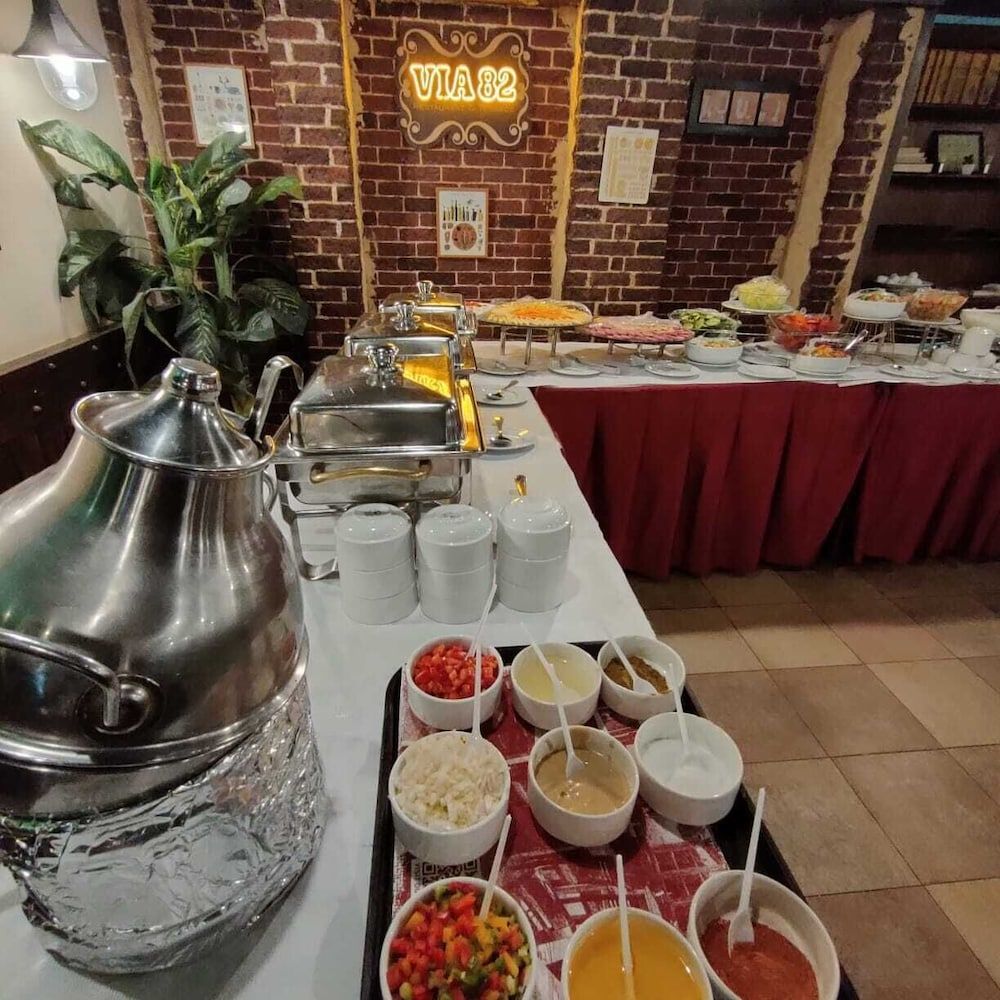 undefined Pearl Hotel 10