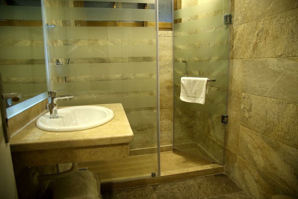 undefined Pearl Hotel 8