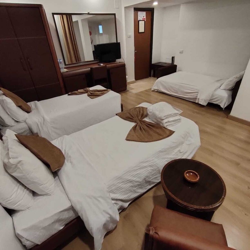 undefined Pearl Hotel 6