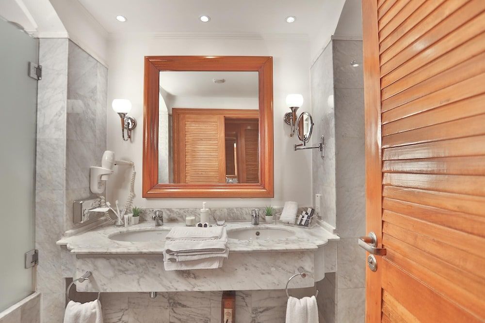 Royal Savoy Sharm El Sheikh Superior Room, 1 King Bed, Pool View (Royal Savoy King (Adults Only)) 9