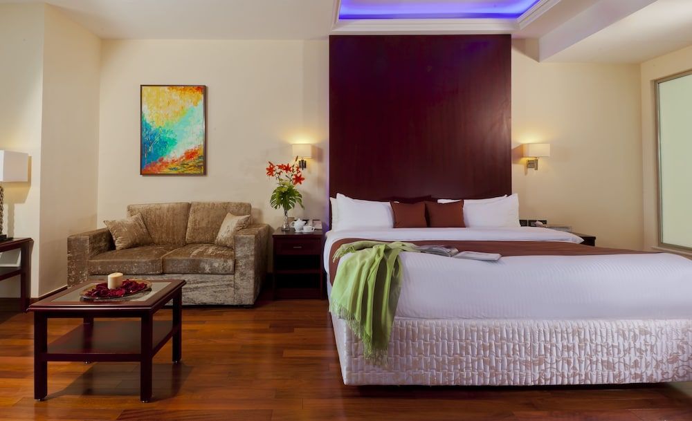 Suite, 1 King Bed, Pool View (Royal Savoy Suite with Lounge Access )