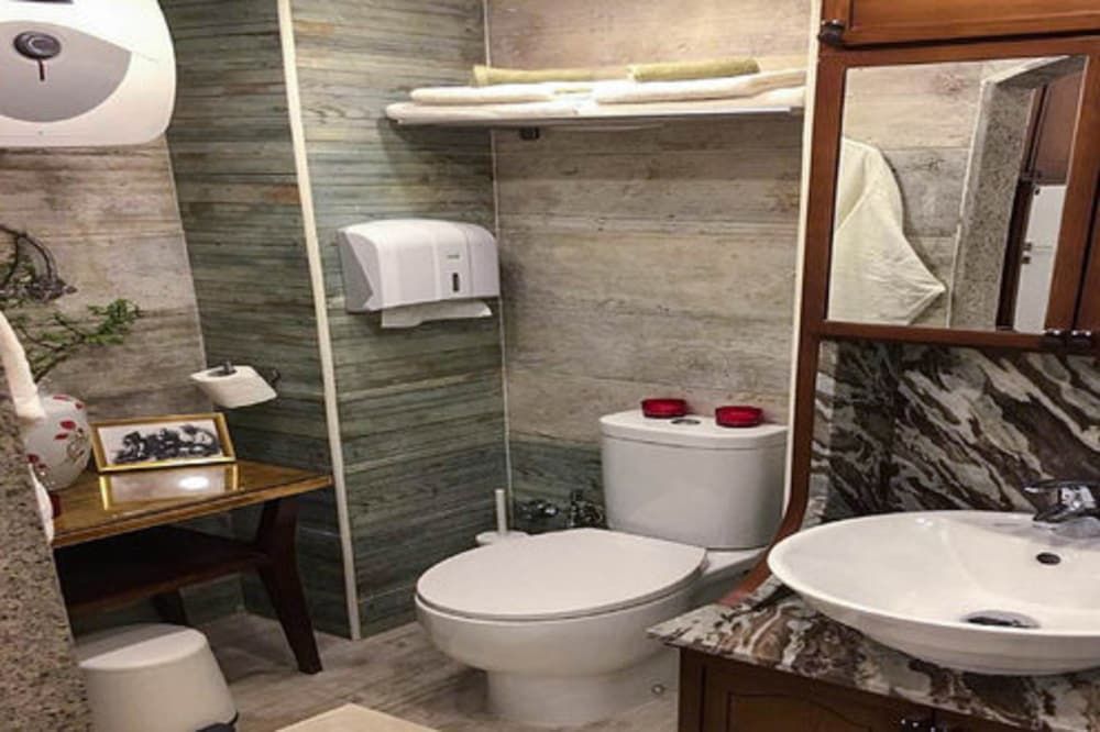 undefined Paris Hotel 8